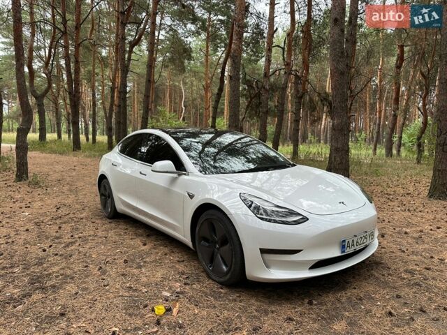 Білий Тесла Модель 3, об'ємом двигуна 0 л та пробігом 140 тис. км за 17999 $, фото 1 на Automoto.ua
