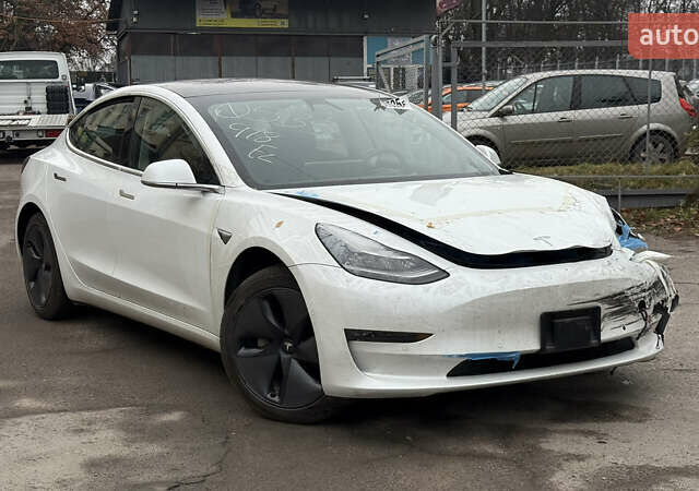 Білий Тесла Модель 3, об'ємом двигуна 0 л та пробігом 79 тис. км за 15200 $, фото 1 на Automoto.ua