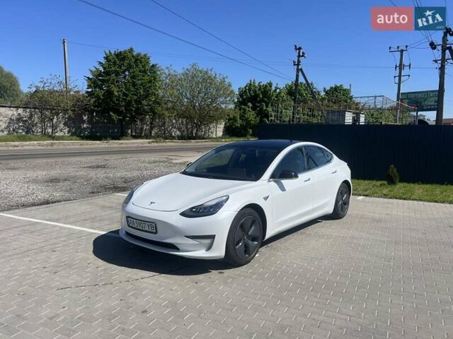 Белый Тесла Модель 3, объемом двигателя 0 л и пробегом 106 тыс. км за 17900 $, фото 1 на Automoto.ua