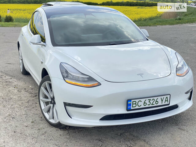 Белый Тесла Модель 3, объемом двигателя 0 л и пробегом 131 тыс. км за 17000 $, фото 1 на Automoto.ua