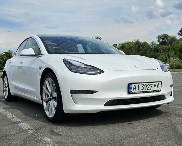 Белый Тесла Модель 3, объемом двигателя 0 л и пробегом 126 тыс. км за 19999 $, фото 1 на Automoto.ua
