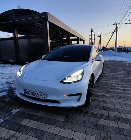Білий Тесла Модель 3, об'ємом двигуна 0 л та пробігом 48 тис. км за 16900 $, фото 1 на Automoto.ua