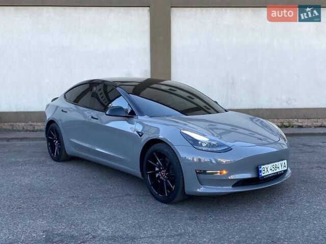 Білий Тесла Модель 3, об'ємом двигуна 0 л та пробігом 95 тис. км за 16500 $, фото 1 на Automoto.ua