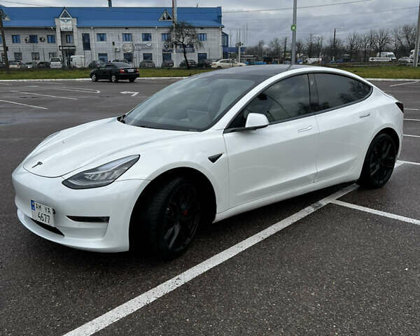 Білий Тесла Модель 3, об'ємом двигуна 0 л та пробігом 139 тис. км за 18900 $, фото 1 на Automoto.ua