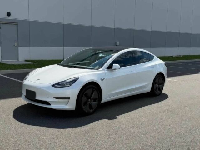 Білий Тесла Модель 3, об'ємом двигуна 0 л та пробігом 60 тис. км за 8000 $, фото 1 на Automoto.ua