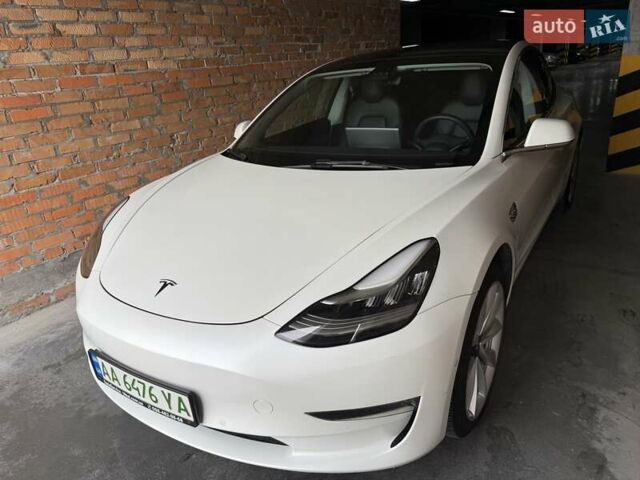 Білий Тесла Модель 3, об'ємом двигуна 0 л та пробігом 74 тис. км за 22000 $, фото 1 на Automoto.ua