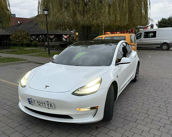 Білий Тесла Модель 3, об'ємом двигуна 0 л та пробігом 92 тис. км за 21800 $, фото 1 на Automoto.ua
