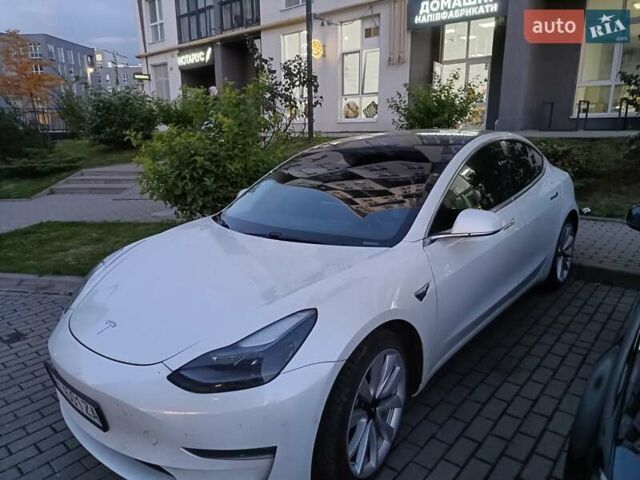 Білий Тесла Модель 3, об'ємом двигуна 0 л та пробігом 87 тис. км за 27000 $, фото 1 на Automoto.ua
