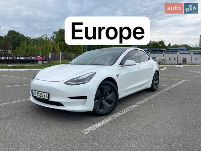Белый Тесла Модель 3, объемом двигателя 0 л и пробегом 101 тыс. км за 16000 $, фото 1 на Automoto.ua