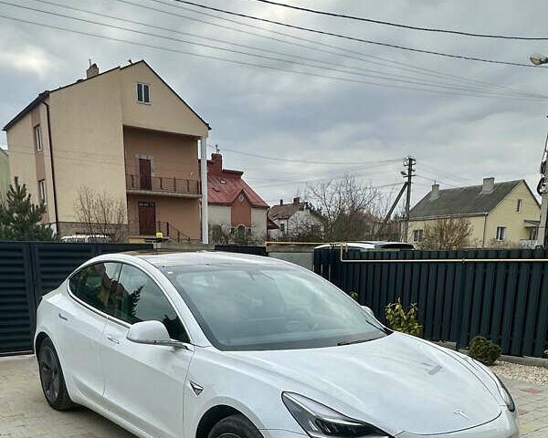 Белый Тесла Модель 3, объемом двигателя 0 л и пробегом 127 тыс. км за 20500 $, фото 1 на Automoto.ua