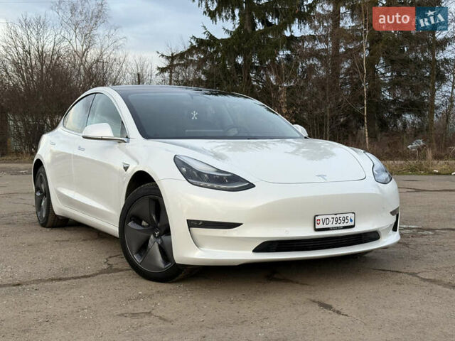 Белый Тесла Модель 3, объемом двигателя 0 л и пробегом 139 тыс. км за 17750 $, фото 1 на Automoto.ua