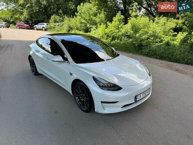 Білий Тесла Модель 3, об'ємом двигуна 0 л та пробігом 134 тис. км за 14999 $, фото 1 на Automoto.ua