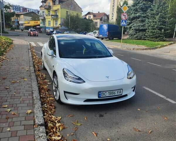 Білий Тесла Модель 3, об'ємом двигуна 0 л та пробігом 75 тис. км за 24440 $, фото 1 на Automoto.ua