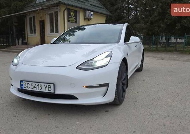 Белый Тесла Модель 3, объемом двигателя 0 л и пробегом 72 тыс. км за 18900 $, фото 1 на Automoto.ua