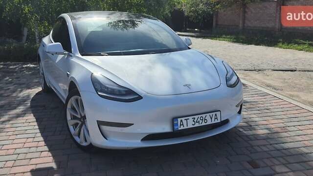 Белый Тесла Модель 3, объемом двигателя 0 л и пробегом 74 тыс. км за 17500 $, фото 1 на Automoto.ua