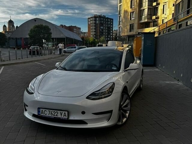 Белый Тесла Модель 3, объемом двигателя 0 л и пробегом 250 тыс. км за 17500 $, фото 1 на Automoto.ua