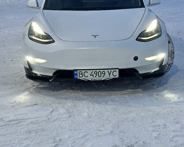 Білий Тесла Модель 3, об'ємом двигуна 0 л та пробігом 80 тис. км за 19000 $, фото 1 на Automoto.ua