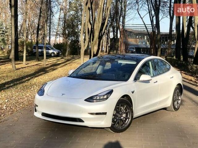 Белый Тесла Модель 3, объемом двигателя 0 л и пробегом 30 тыс. км за 13900 $, фото 1 на Automoto.ua