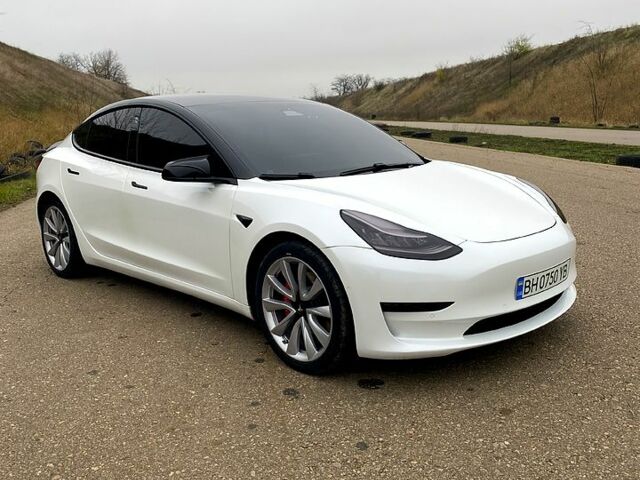 Белый Тесла Модель 3, объемом двигателя 0.44 л и пробегом 0 тыс. км за 19000 $, фото 1 на Automoto.ua