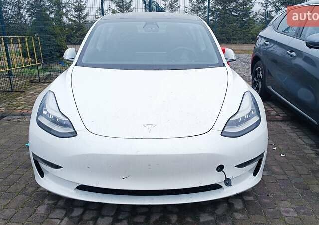 Белый Тесла Модель 3, объемом двигателя 0 л и пробегом 59 тыс. км за 17999 $, фото 1 на Automoto.ua