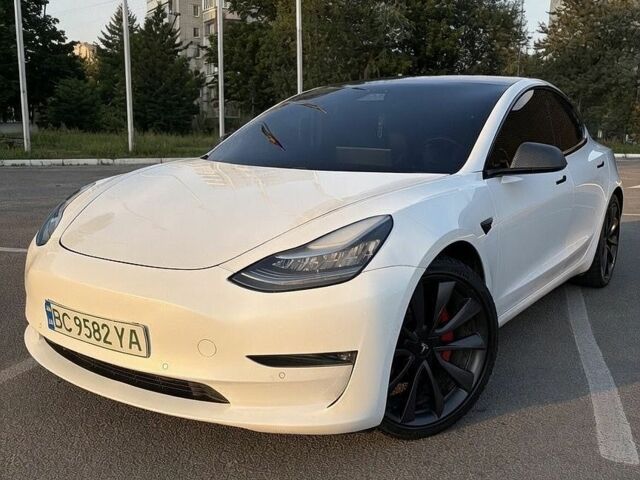 Білий Тесла Модель 3, об'ємом двигуна 0 л та пробігом 297 тис. км за 16000 $, фото 1 на Automoto.ua