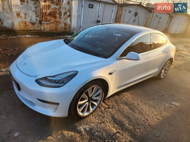 Белый Тесла Модель 3, объемом двигателя 0 л и пробегом 183 тыс. км за 15250 $, фото 1 на Automoto.ua