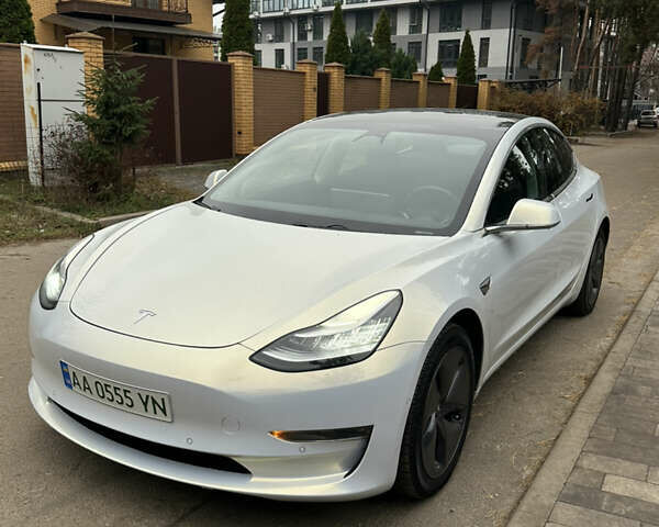 Белый Тесла Модель 3, объемом двигателя 0 л и пробегом 125 тыс. км за 15900 $, фото 1 на Automoto.ua