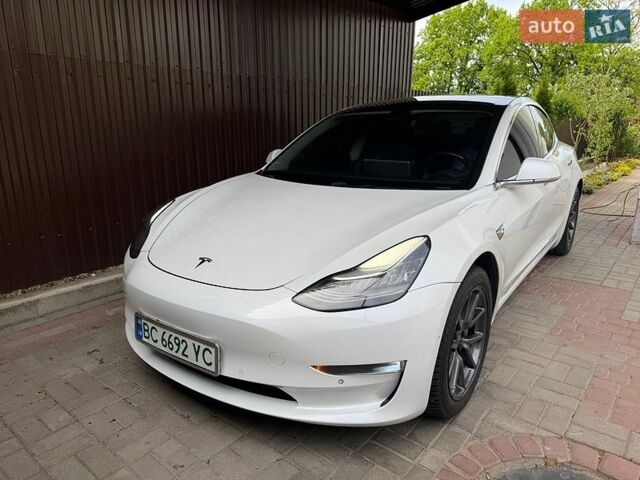 Белый Тесла Модель 3, объемом двигателя 0 л и пробегом 234 тыс. км за 13900 $, фото 1 на Automoto.ua