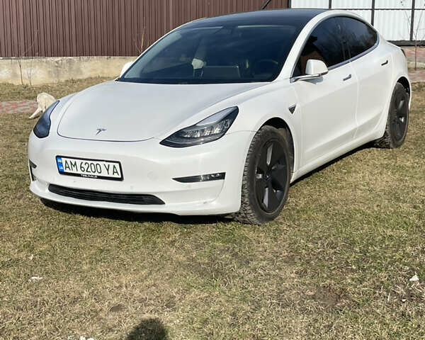 Белый Тесла Модель 3, объемом двигателя 0 л и пробегом 91 тыс. км за 17100 $, фото 1 на Automoto.ua