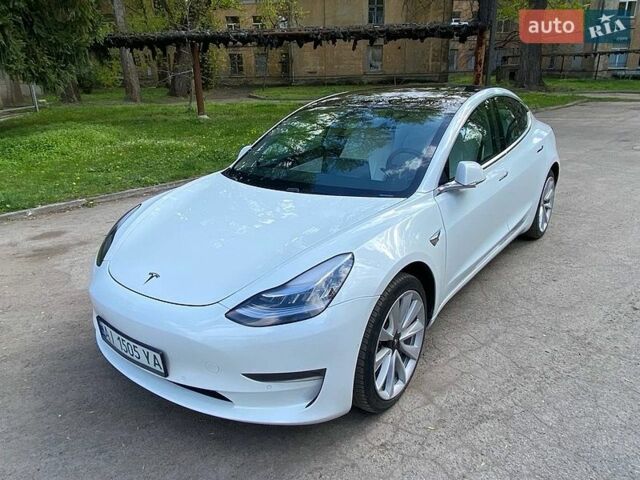 Белый Тесла Модель 3, объемом двигателя 0 л и пробегом 85 тыс. км за 15500 $, фото 1 на Automoto.ua