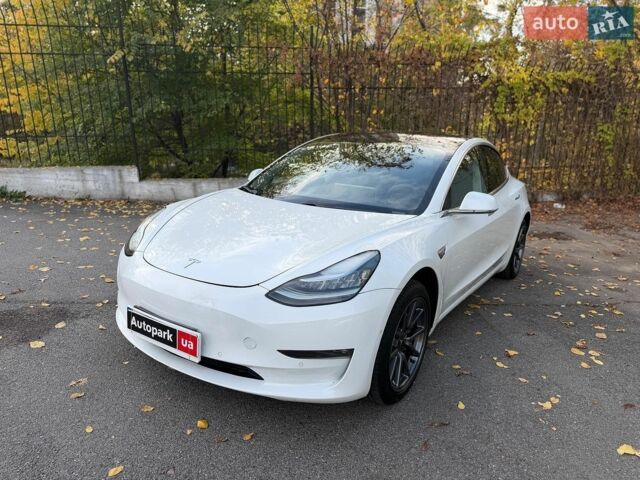 Білий Тесла Модель 3, об'ємом двигуна 0 л та пробігом 160 тис. км за 15500 $, фото 1 на Automoto.ua