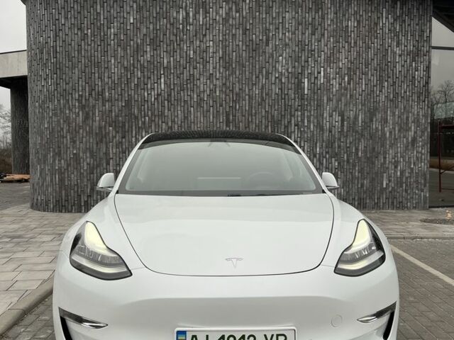 Білий Тесла Модель 3, об'ємом двигуна 0 л та пробігом 80 тис. км за 22800 $, фото 1 на Automoto.ua