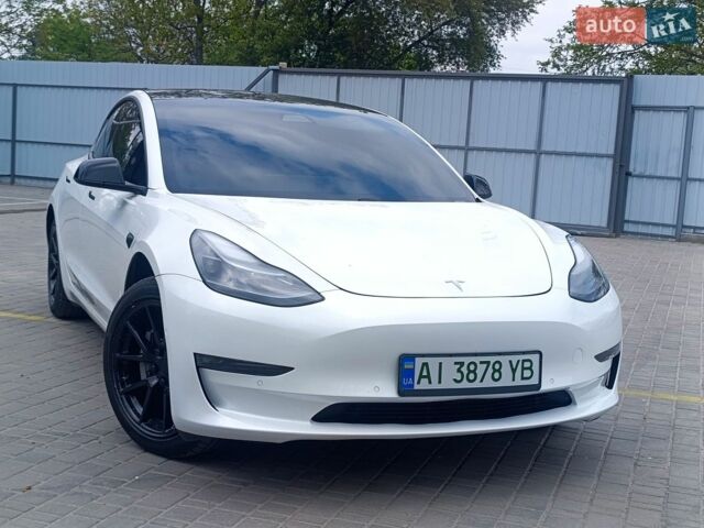 Белый Тесла Модель 3, объемом двигателя 0 л и пробегом 137 тыс. км за 18900 $, фото 1 на Automoto.ua