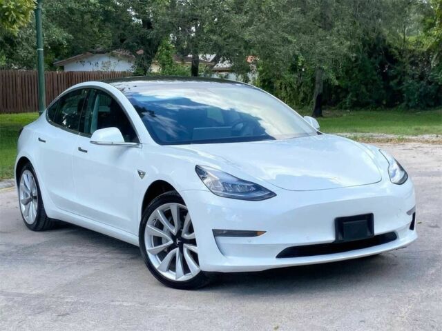 Білий Тесла Модель 3, об'ємом двигуна 0 л та пробігом 32 тис. км за 6100 $, фото 1 на Automoto.ua