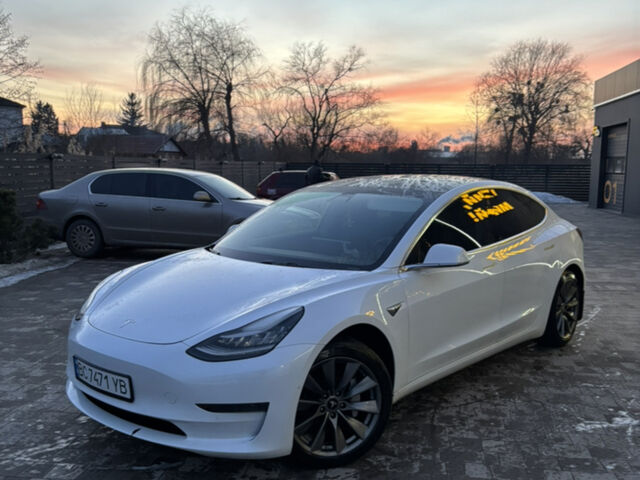 Білий Тесла Модель 3, об'ємом двигуна 0 л та пробігом 183 тис. км за 11200 $, фото 1 на Automoto.ua