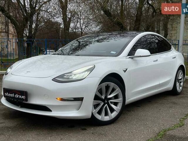 Белый Тесла Модель 3, объемом двигателя 0 л и пробегом 131 тыс. км за 21300 $, фото 1 на Automoto.ua