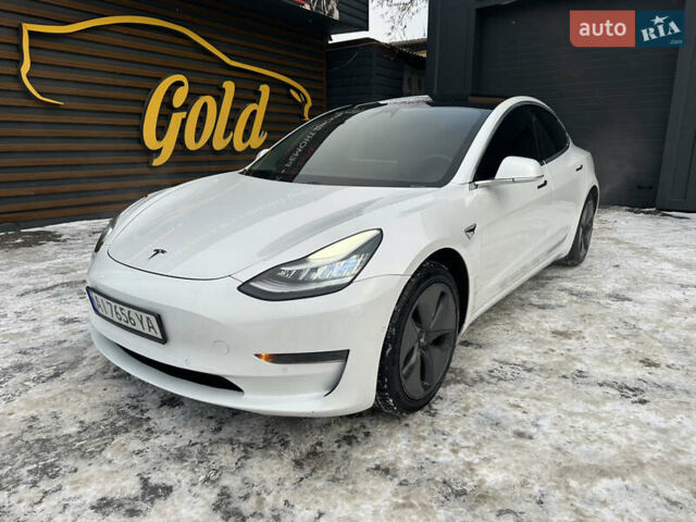 Белый Тесла Модель 3, объемом двигателя 0 л и пробегом 45 тыс. км за 15700 $, фото 1 на Automoto.ua