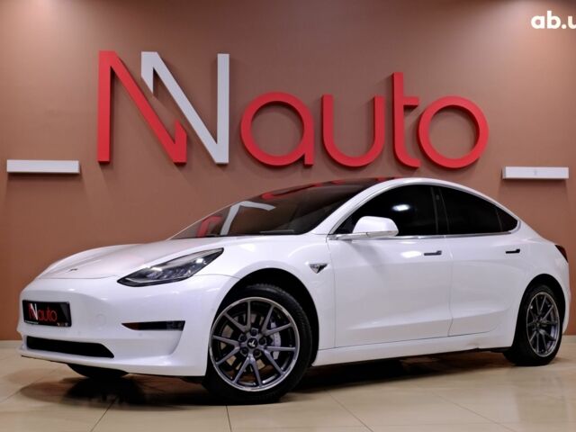 Білий Тесла Модель 3, об'ємом двигуна 0 л та пробігом 54 тис. км за 15900 $, фото 1 на Automoto.ua