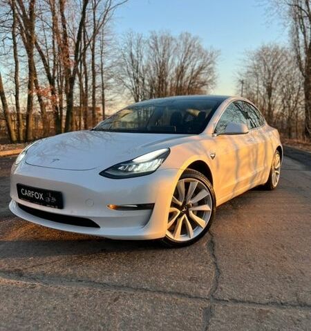 Белый Тесла Модель 3, объемом двигателя 0 л и пробегом 62 тыс. км за 22400 $, фото 1 на Automoto.ua