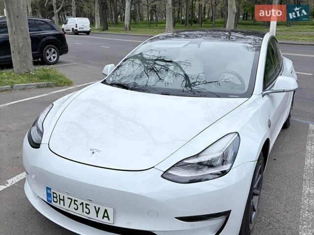 Белый Тесла Модель 3, объемом двигателя 0 л и пробегом 86 тыс. км за 17000 $, фото 1 на Automoto.ua