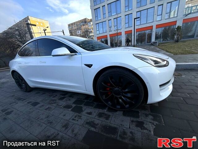 Белый Тесла Модель 3, объемом двигателя 0 л и пробегом 164 тыс. км за 19200 $, фото 1 на Automoto.ua