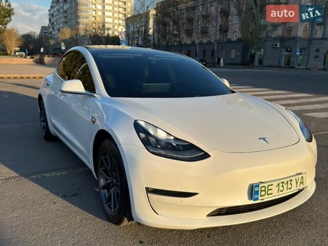 Білий Тесла Модель 3, об'ємом двигуна 0 л та пробігом 218 тис. км за 19200 $, фото 1 на Automoto.ua