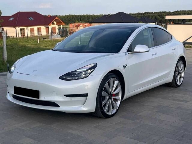 Білий Тесла Модель 3, об'ємом двигуна 0 л та пробігом 86 тис. км за 11400 $, фото 1 на Automoto.ua