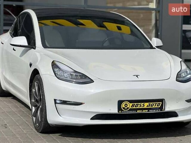 Білий Тесла Модель 3, об'ємом двигуна 0 л та пробігом 89 тис. км за 18200 $, фото 1 на Automoto.ua