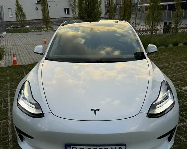 Білий Тесла Модель 3, об'ємом двигуна 0 л та пробігом 113 тис. км за 17800 $, фото 1 на Automoto.ua