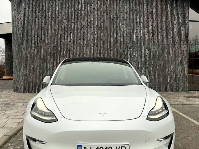Білий Тесла Модель 3, об'ємом двигуна 0 л та пробігом 80 тис. км за 22800 $, фото 1 на Automoto.ua