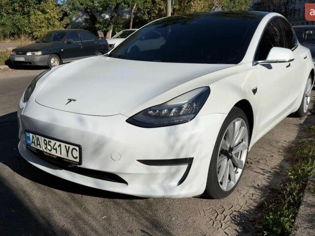 Білий Тесла Модель 3, об'ємом двигуна 0 л та пробігом 155 тис. км за 17500 $, фото 1 на Automoto.ua