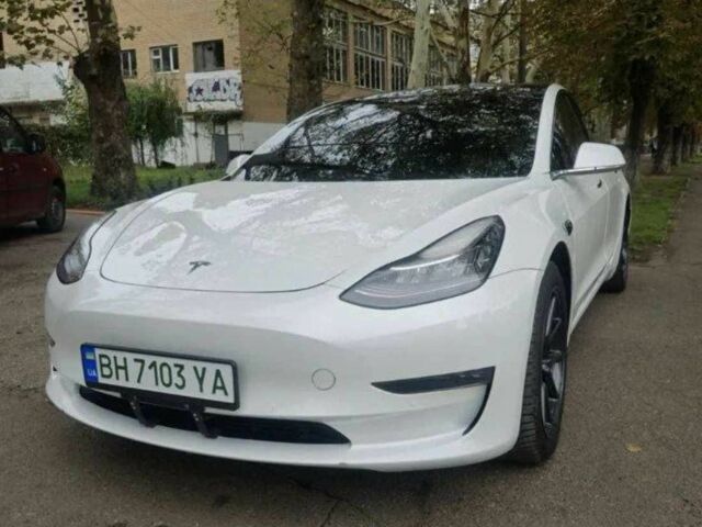 Білий Тесла Модель 3, об'ємом двигуна 0 л та пробігом 70 тис. км за 13850 $, фото 1 на Automoto.ua