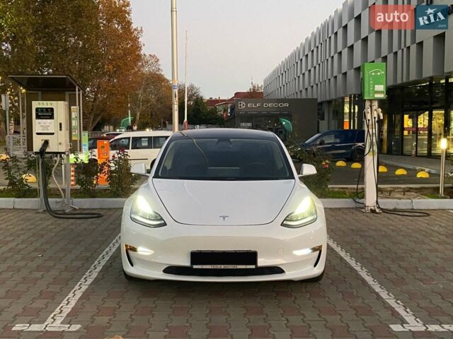 Білий Тесла Модель 3, об'ємом двигуна 0 л та пробігом 159 тис. км за 16400 $, фото 1 на Automoto.ua