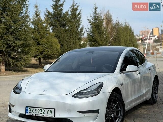 Білий Тесла Модель 3, об'ємом двигуна 0 л та пробігом 179 тис. км за 15000 $, фото 1 на Automoto.ua